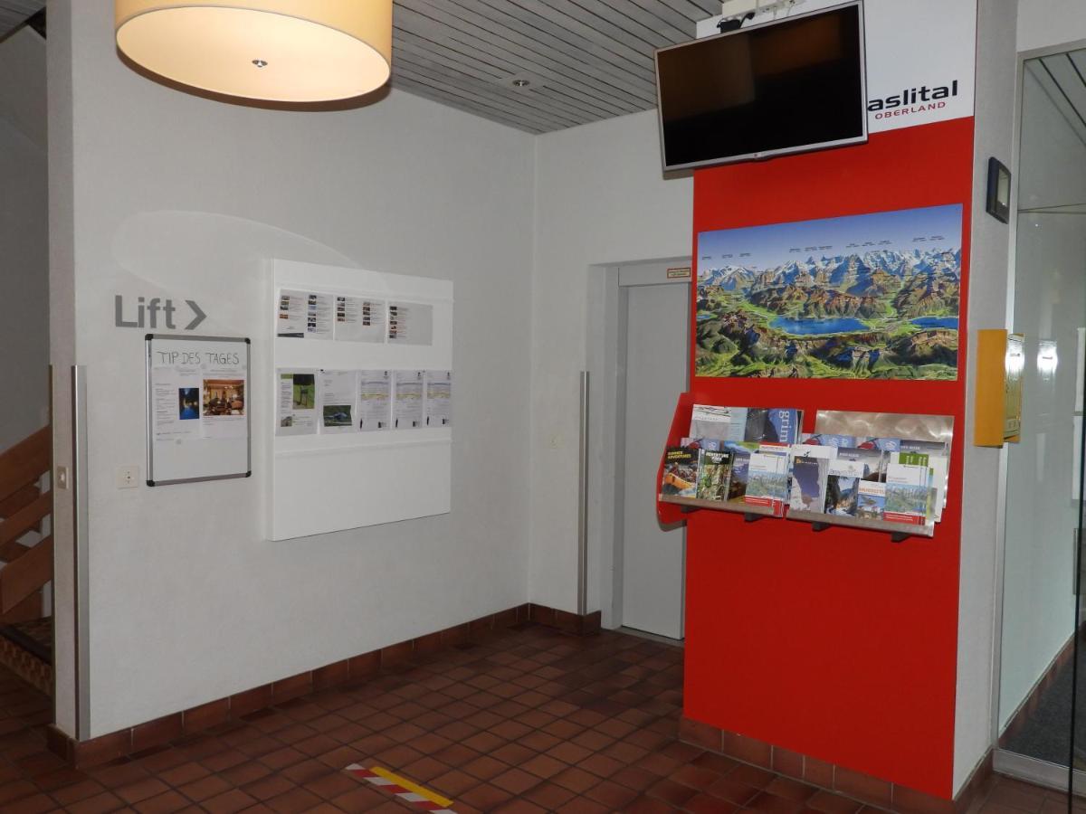 Das Hotel Sherlock Holmes Meiringen Exteriör bild